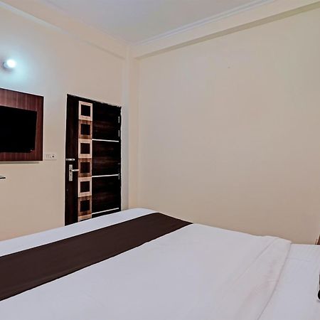 Hotel O Golden Imperial Greater Noida Exterior foto