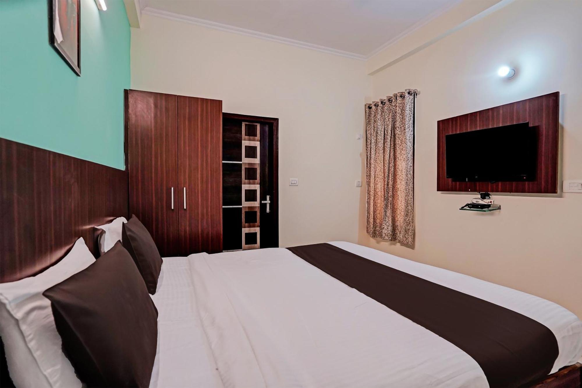 Hotel O Golden Imperial Greater Noida Exterior foto