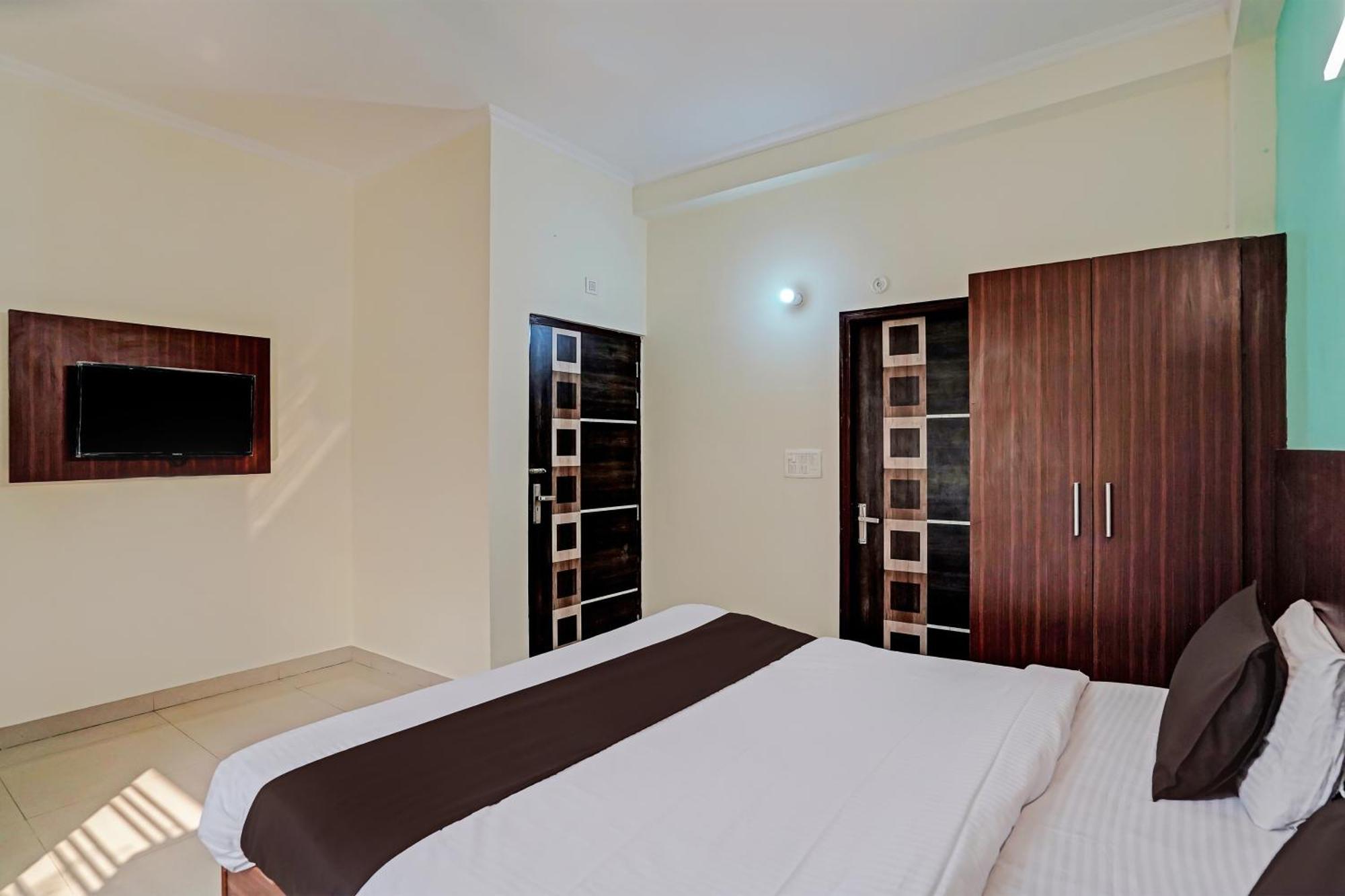 Hotel O Golden Imperial Greater Noida Exterior foto