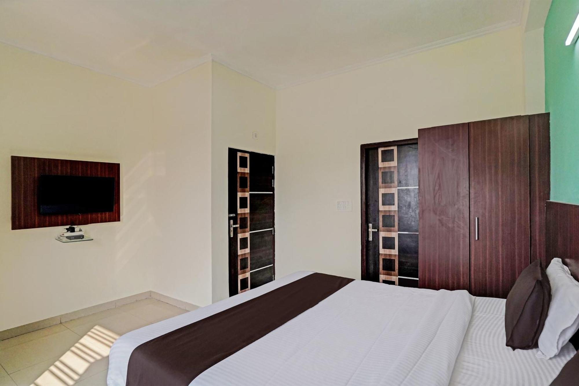 Hotel O Golden Imperial Greater Noida Exterior foto