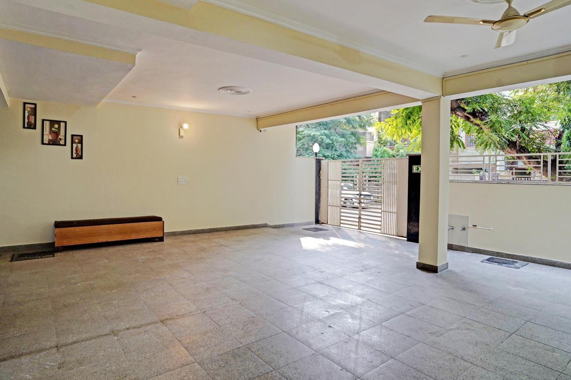 Hotel O Golden Imperial Greater Noida Exterior foto